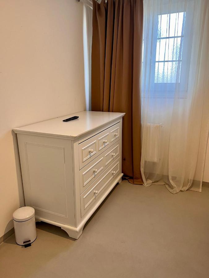 Budget Room Free Parking Pratteln Bagian luar foto