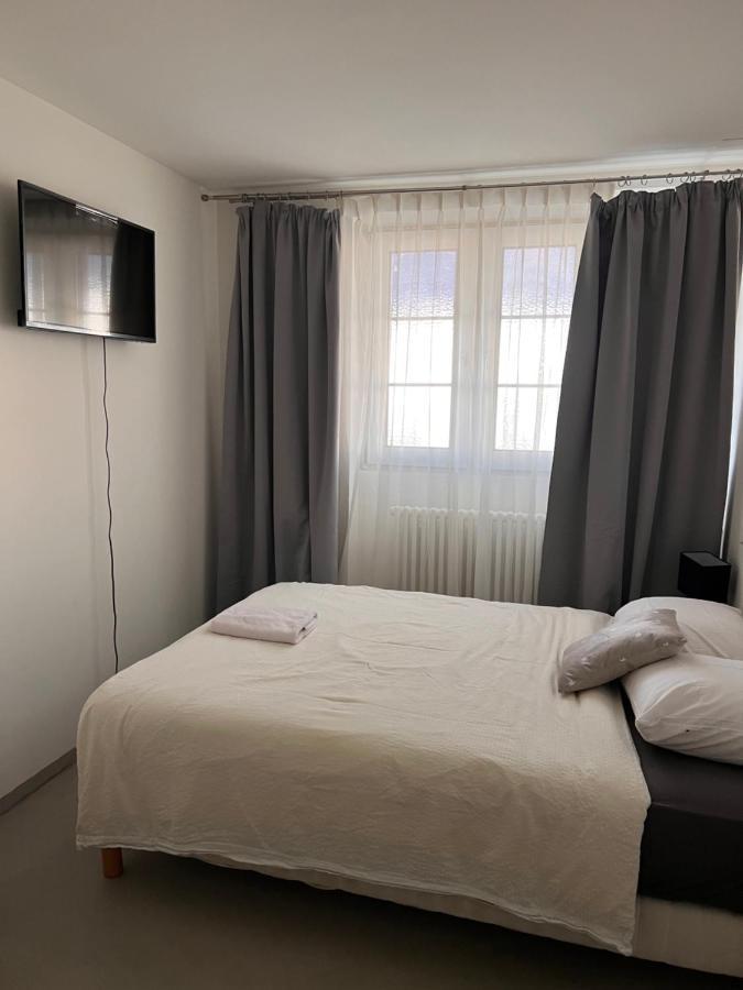Budget Room Free Parking Pratteln Bagian luar foto